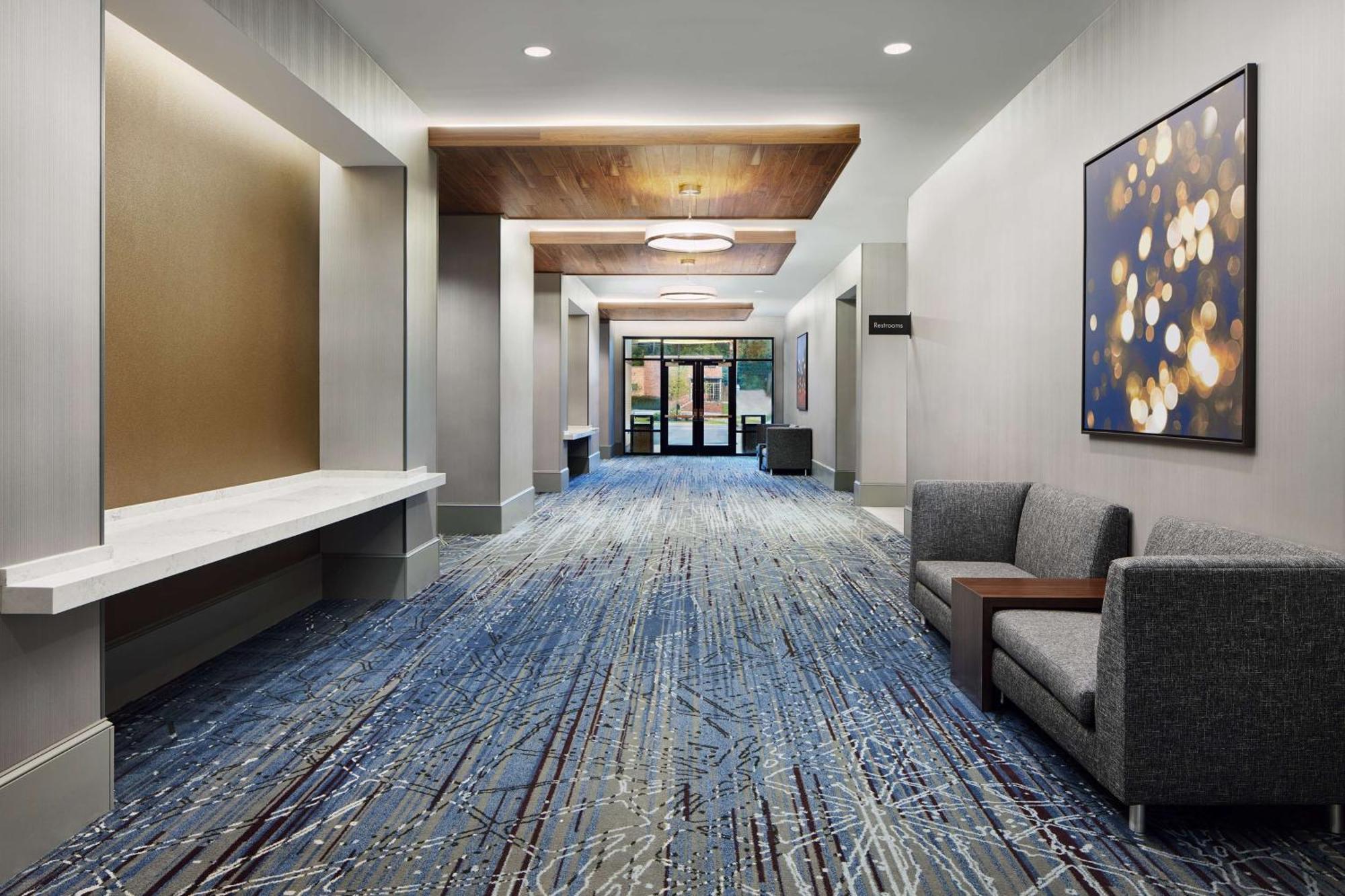 Embassy Suites By Hilton Atlanta Airport North Hapeville Exterior foto