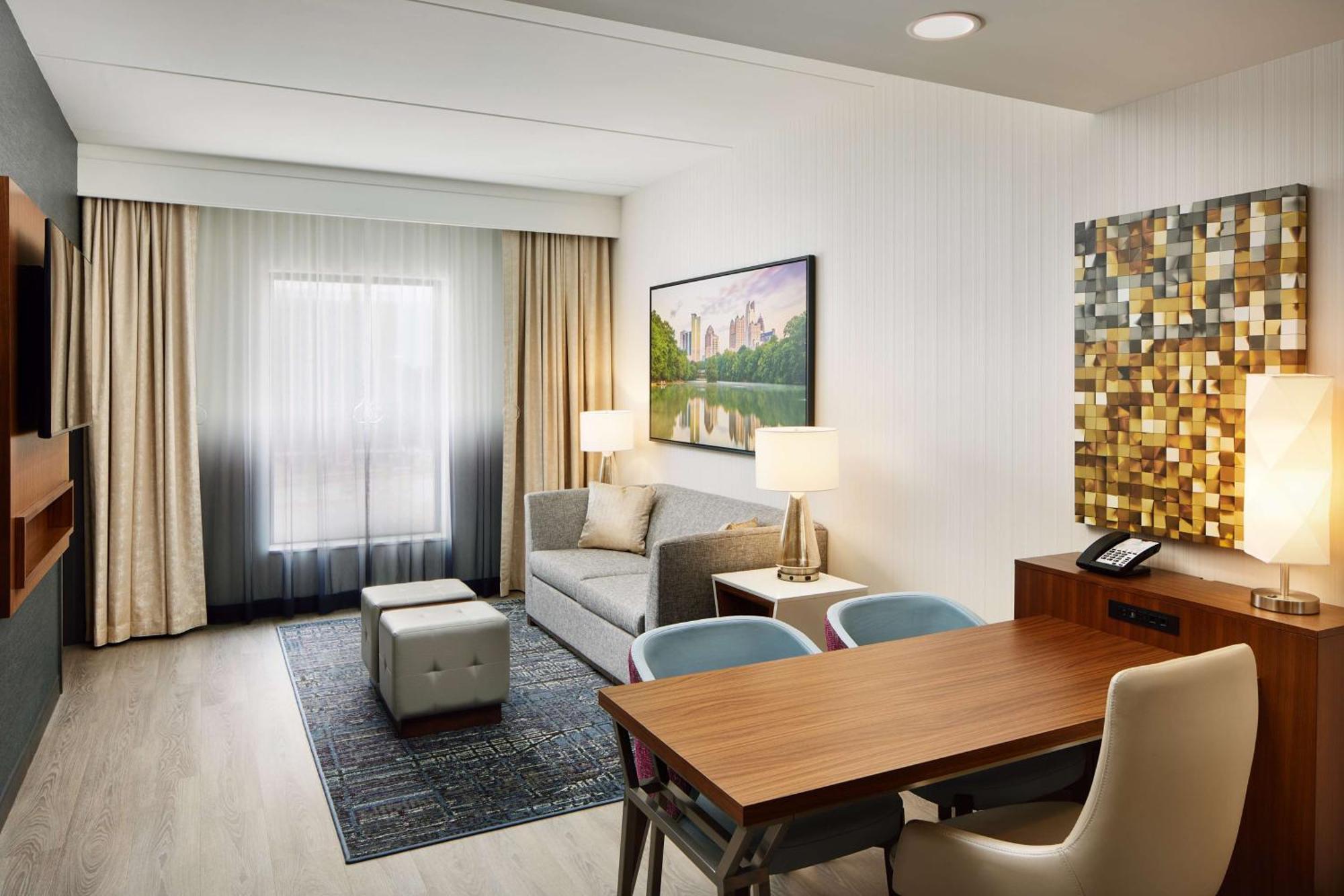 Embassy Suites By Hilton Atlanta Airport North Hapeville Exterior foto